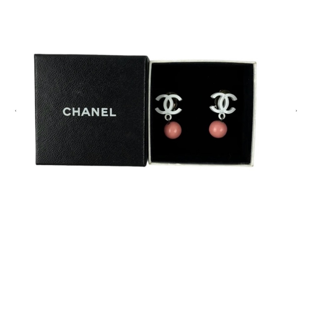 CHANEL White CC Logo Earrings with Pink Drops